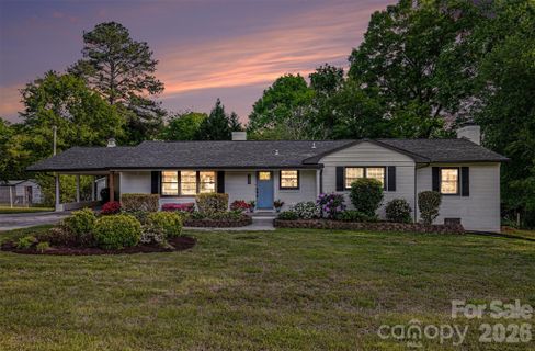 Homes in Meadowbrook, Salisbury