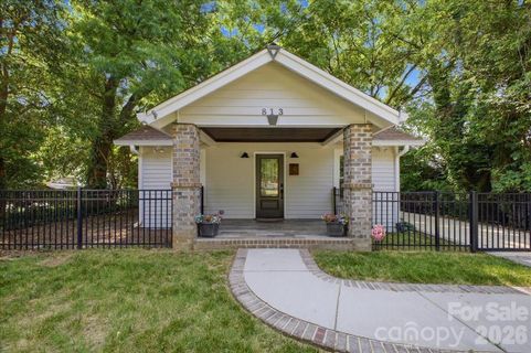 813 Walnut Avenue active home in Wesley Heights, Charlotte, NC