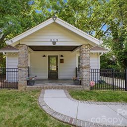 813 Walnut Avenue