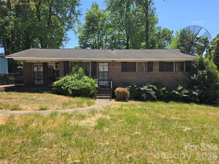 1600 Montana Drive sold home in University Park, Charlotte, NC