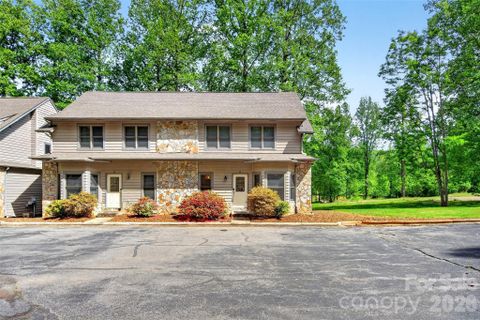 307 Blue Ridge Drive active home in Linville Falls Mountain Club And Preserve, Marion, NC