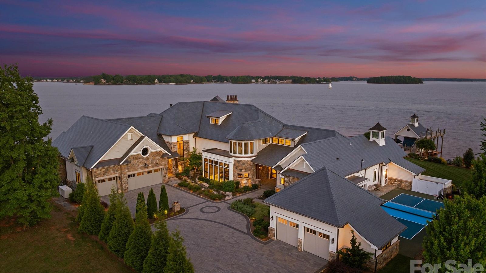 Waterfront home on Lake Norman