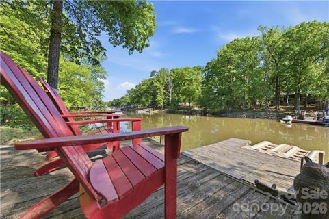 1010 Riverview Road sold home in High Rock Lake, Lexington, NC
