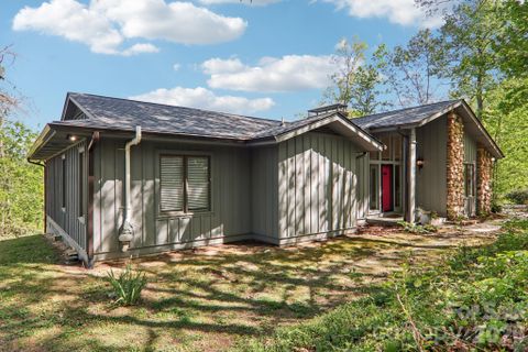 817 Greenwood Drive sold home in Dellwood, Hendersonville, NC