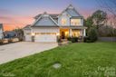 1007 Pine Bark Place sold home in Matthews, SC