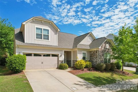 12633 Heritage Vista Drive sold home in Centennial, Huntersville, NC