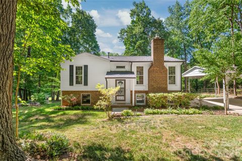 3129 Winding Trail sold home in Saddlebrook, Matthews, NC