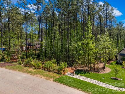 6121 Chimney Bluff Road active home in Riverchase Estates, Lancaster, SC
