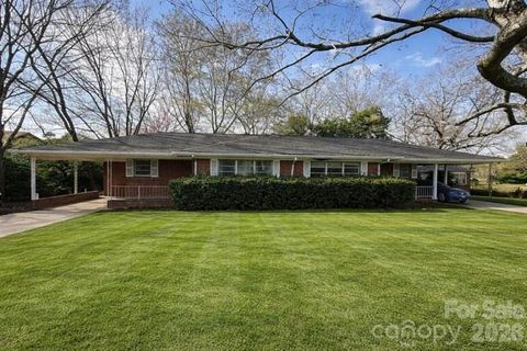 911 Hickory Grove Road