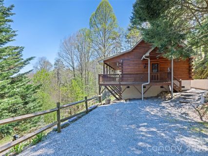 651 Point Of View Drive sold home in Hills Of Cataloochee, Waynesville, NC