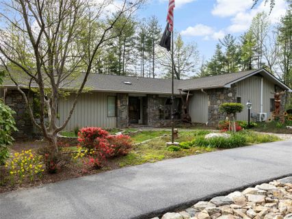 37 Hamilton Drive active home in Westbridge, Hendersonville, NC