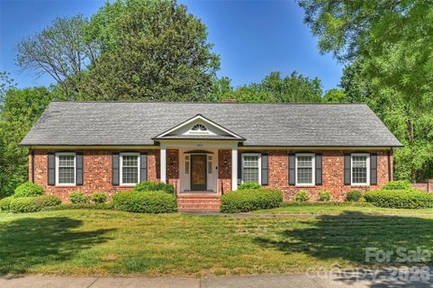 6800 Lancer Drive sold home in Olde Providence, Charlotte, NC