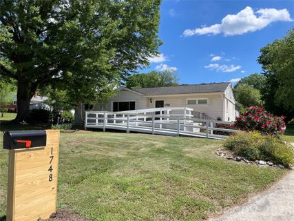 1748 Old West Lane