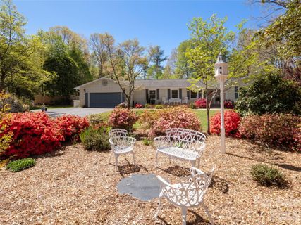 304 Wood Dale Drive pending home in Wood Dale, Hendersonville, NC