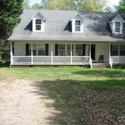 213 Vicki Way