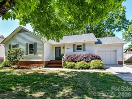 10909 Tradewinds Lane sold home in Park Ridge, Charlotte, NC