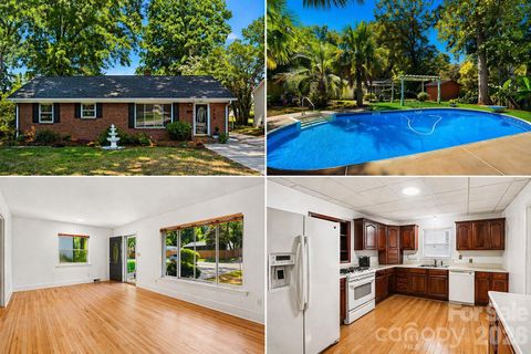955 Hickory Nut Street pending home in Echo Hills, Charlotte, NC