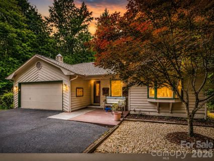 425 Winesap Boulevard
