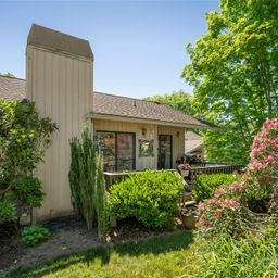 109 Clubwood Court