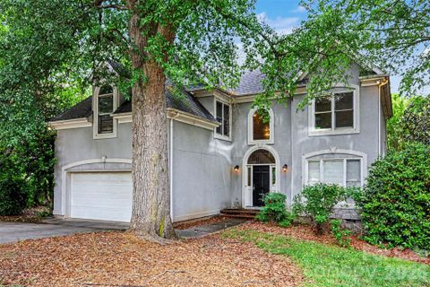 648 Landsdown Court active home in Beacon Knoll, Fort Mill, SC