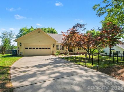 1706 Whitney Lane pending home in Corbin Hills, Salisbury, NC