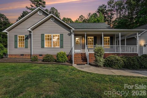 392 Cove Wood Drive sold home in Crystal Bay, Denton, NC
