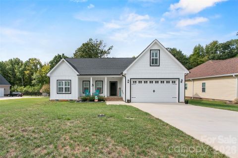 Homes in Granite Commons, Salisbury