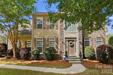 10706 Anglesey Court active home in The Palisades, Charlotte, NC