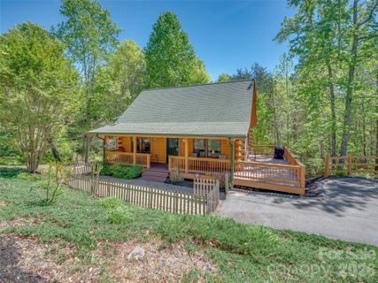 125 Pine Ridge Drive active home in South Mountain Peaks, Bostic, NC