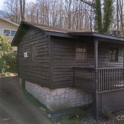 87 Sassafras Lane