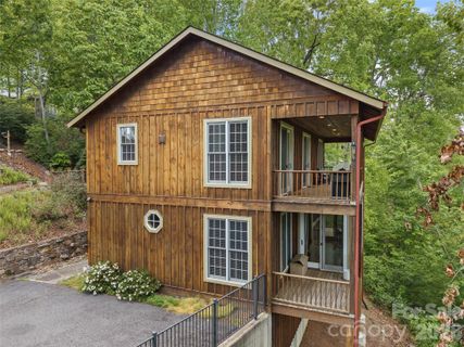 350 Laurel Mountain Trail active home in Laurel Mountain, Saluda, NC