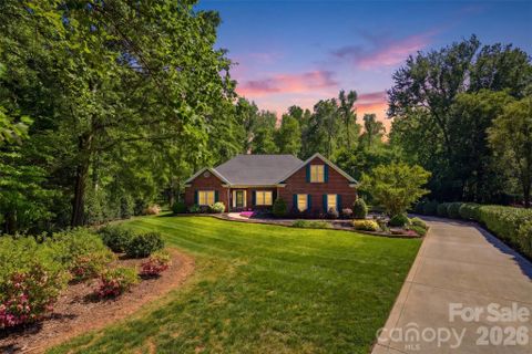 9806 Hofstra Court sold home in Oxfordshire, Mint Hill, NC