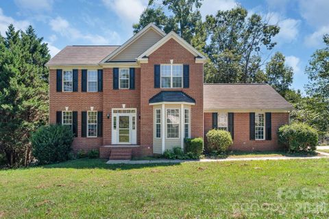 Homes in Kiser Woods, Concord