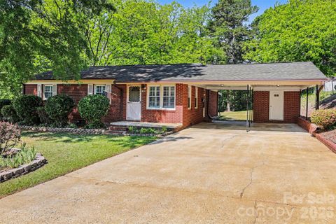 169 Shamrock Street sold home in Meadow Park, Concord, NC