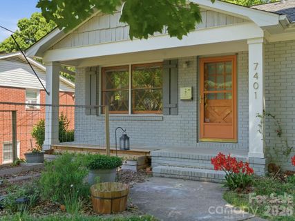 7401 Woodstream Drive pending home in Starmount, Charlotte, NC