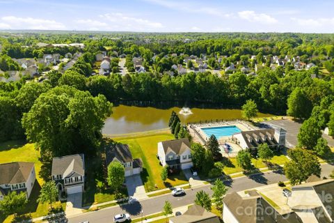14227 Lake Crossing Drive sold home in Waterlyn, Charlotte, NC