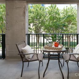 300 W 5th Street
