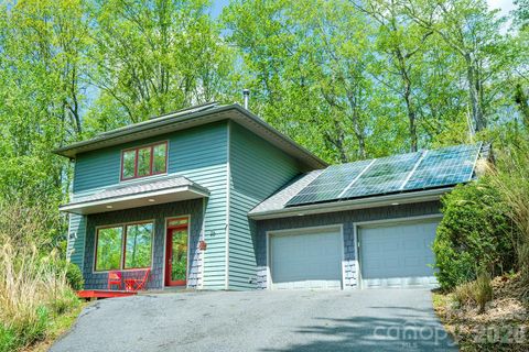26 Robinson Creek Road pending home in Greenwood, Asheville, NC