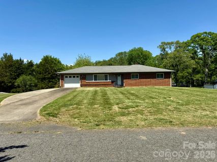 3195 Westview Street pending home in Admore Heights, Valdese, NC