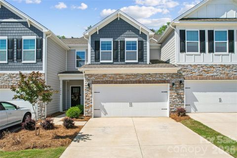 7870 Iron Road pending home in Blackstone Bay, Sherrills Ford, NC