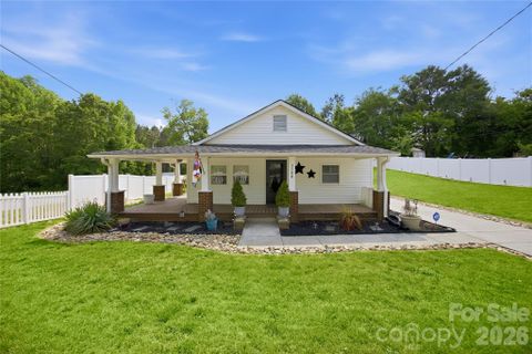 1108 Skyland Street active home in East Lake View, Kannapolis, NC