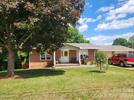 Homes in Highland Acres, New London