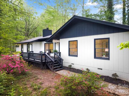A home in Oak Forest, Cullowhee