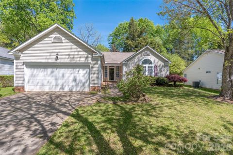 9713 Veronica Drive active home in Turtle Rock, Charlotte, NC