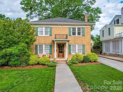 907 Edgewood Circle active home in Forest Hills, Gastonia, NC
