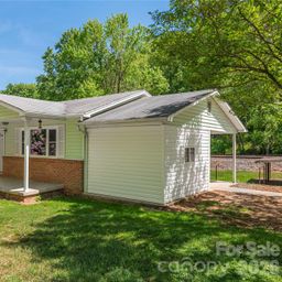 1140 Groundhog Road
