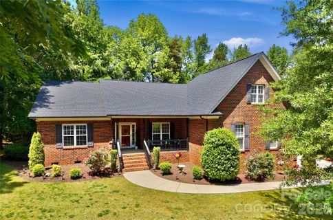 9509 Truelight Church Road active home in Oxfordshire, Mint Hill, NC