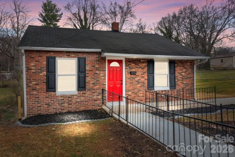 621 E Sharpe Street