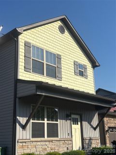 31 Harrelson Lane sold home in Sycamore Cottages, Fletcher, NC
