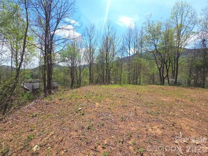 50 Turtle Rock Lane active home in Rock Bridge, Waynesville, NC